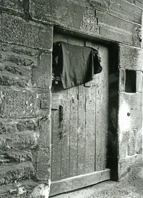 099 Main St 1980s Lister's Barn Door plus