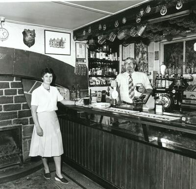 154 Main St The Fleece 1980s Bar